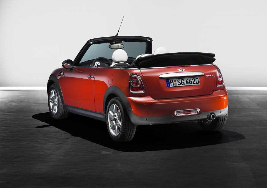  Mini Cooper D Cabrio 2011 года  (фото 4 из 15)